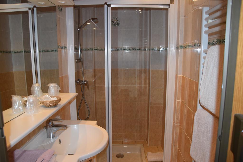 Hotel Bellevue Ayse Ngoại thất bức ảnh